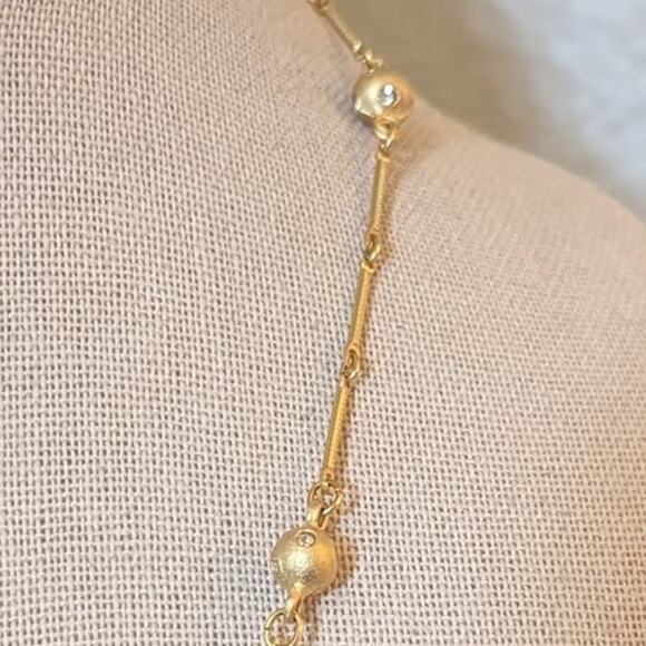 Unbranded Gold Tone Chain Link Crystal Set Satin Ball Necklace - Picture 4 of 8